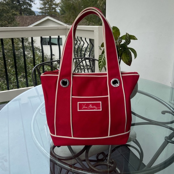 FINAL SALE!🚨Vera Bradley red canvas tote with white piping - Picture 1 of 8